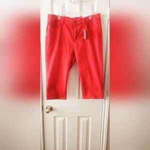 St. John Bays Red Capri